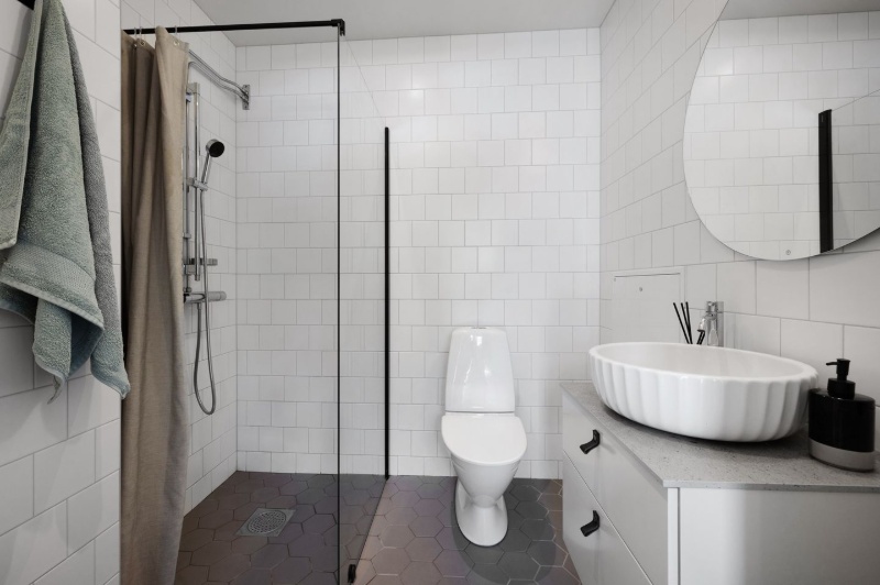 . Vatrumsrenovering Badrum WC Tvattstuga RelaxSpaBastu.jpg